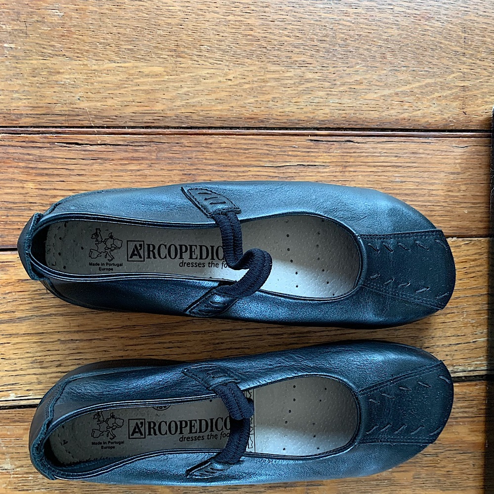 Arcopedico Black Shawna shoes Size 38/7-7 1/2